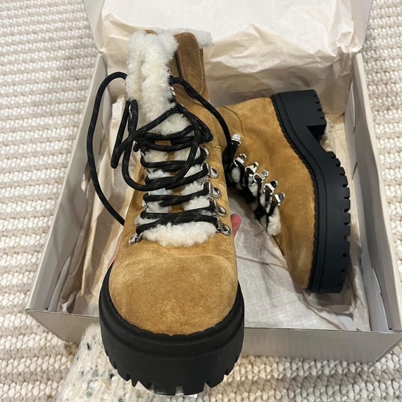 Marc Fisher Nalina Bootie NEW IN BOX - Picture 3 of 3